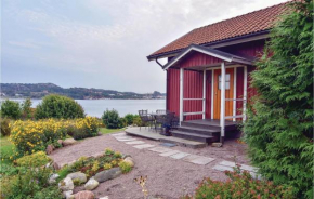 Two-Bedroom Holiday Home in Hamburgsund, Hamburgsund